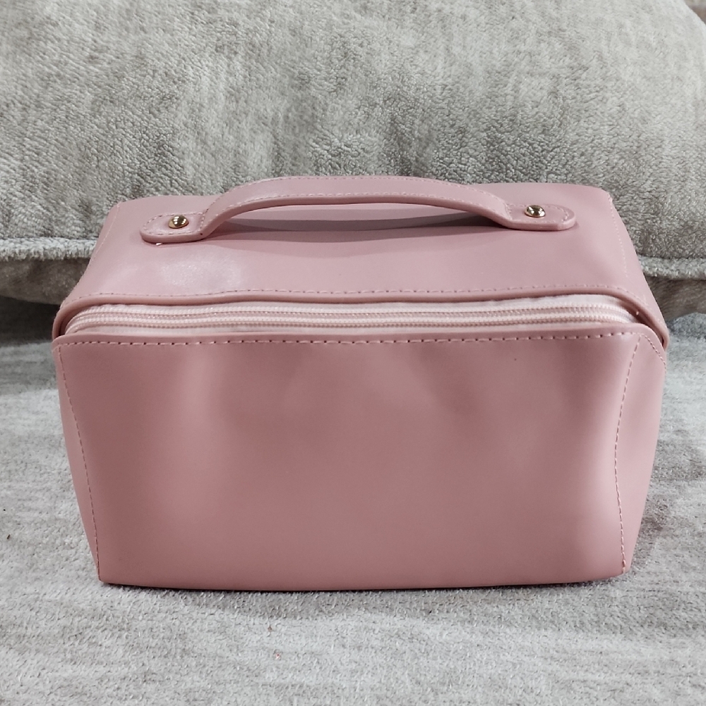 Elegant Pink Women's makeup bag [ 48HRDEAL 🚨]] buy now price like new